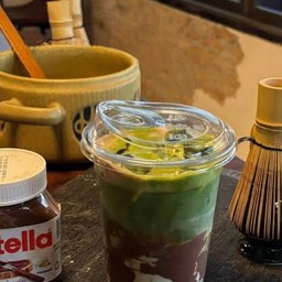 มัทฉะนูเทลล่าลาเต้ Matcha Nutella Latte (แยกน้ำกับน้ำเเข็ง)