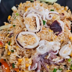 ข้าวผัดหมึก