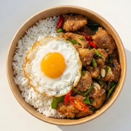 ข้าวราดกระดูกหมูผัดกะปิ-ไข่ดาว