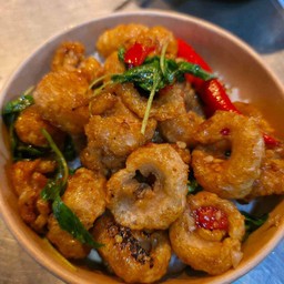 ข้าวกะเพราแคปหมู