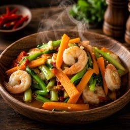 ยำกุ้งสดคะน้ากรอบ