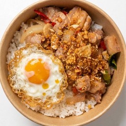 ข้าวราดหมูผัดกะปิ-ไข่ดาว