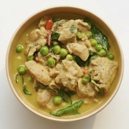 แกงกะทิไก่ กับข้าว