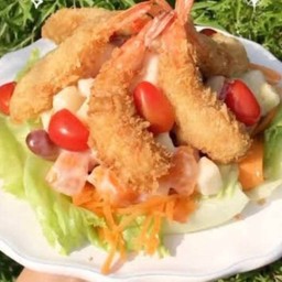 สลัดกุ้งทอด.