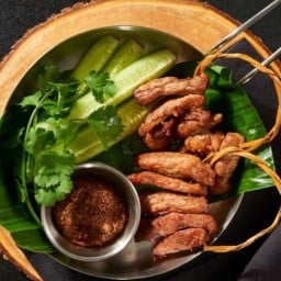 เจ๊แหม่มราชาเนื้อพวง,หมูพวง เนื้อพวงซอยข้างธนาคารออมสิน
