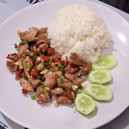 ข้าว ไก่คั่วพริกเกลือ