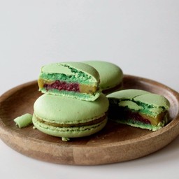 Macaron Pistachio raspberry