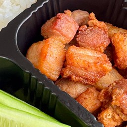 แม่ทอดให้ ข้าวหมูทอด เสาชิงช้า ฝั่งพระนคร