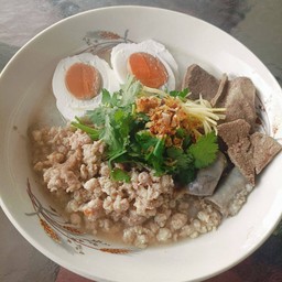 ข้าวต้มทรงเครื่องไข่เค็ม