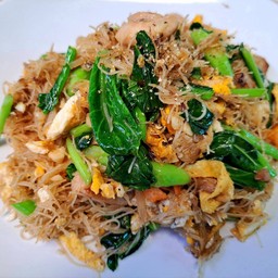 ผัดซีอิ้ว เส้นหมี่-หมู