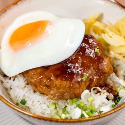 ข้าวหน้าหมูแฮมเบิร์ก