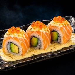 8228.D-Yum Salmon Ikura Roll 3pcs