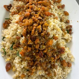 ข้าวผัดพริกเกลือไข่ปูใหญ่