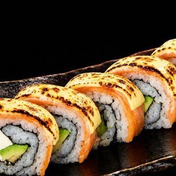8226.D-Salmon Cheese Roll Full 5Pcs