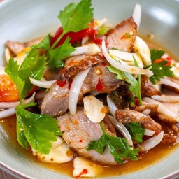 ยำคอหมู