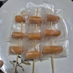 ไส้กรอกห่อแผ่นแป้งเวียดนามทอดหม่าล่า