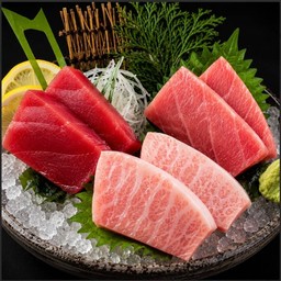 8238.D-Maguro Sashimi Set