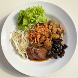 ก๋วยเตี๋ยวหลอดทรงเครื่อง (เส้นใหญ่)