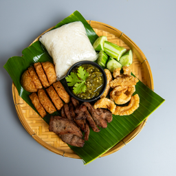 ชุดรวมหมูบ้านแม่