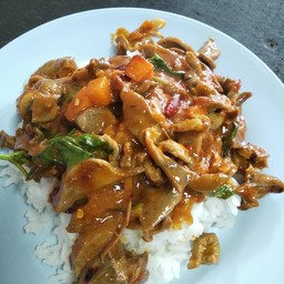 พริกแกงเครื่องในไก่