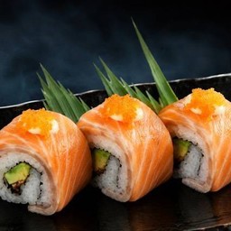 8227.D-Salmon Ura Maki Half 3Pcs