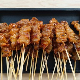 ชุดอร่อยพุงแตกหมูปิ้งมีมันแทรกชุดใหญ่30ไม้แถมข้าวเหนียว4ห่อ