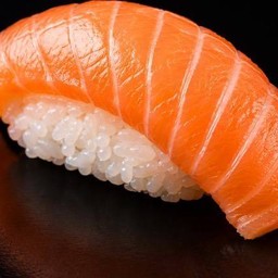 8231.D-Salmon Nigiri
