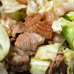 ข้าว+ผัดกะหล่ำปีหมูสามชั้น
