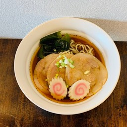 โชยุราเมงสามชั้นชาชู