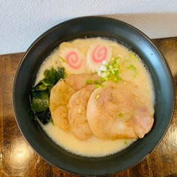 ทงคัตสึราเมงสามชั้นชาชู
