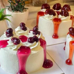 Butter soft cream cake