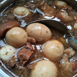 ไข่พะโล้2ฟอง+หมูเป็นกับข้าว