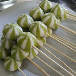 เปาหยดน้ำใส้ผักโขมอบชีส