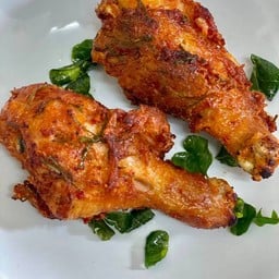 ไก่ทอดพริกแกงคอนโด