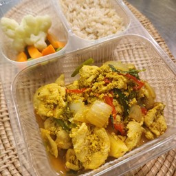 (อาหารคลีน) box อกไก่ผัดผงกะหรี่