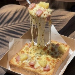 โทสต์ ฮาวายเอี้ยน 🍍🥓🧀