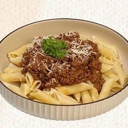 เพนเน่โบโลเนสซอสเนื้อ