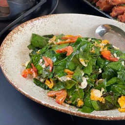 ใบเหลียงผัดไข่ ( Malindjo Leaves with Egg )