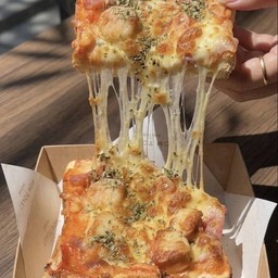 โทสต์ ไส้กรอก & แฮมชีส 🥖🥓🧀