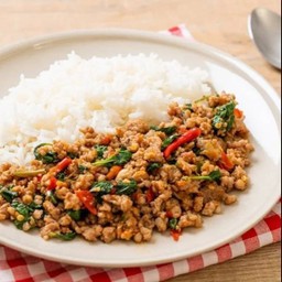 ข้าวกระเพราหมูสับ พริกแห้ง ไม่รวมไข่ดาว