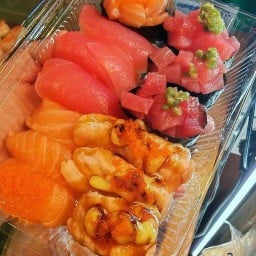 ซูชิ มั่งมี ซูชิ - ศิลา มาร์เก็ต สุขสวัสดิ์ 22 ศิลา มาร์เก็ต สุขสวัสดิ์ 22