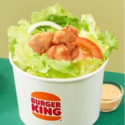 กรีนสลัดพร้อมไก่คั่วเกลือ