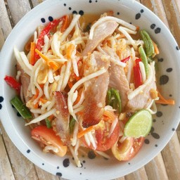 ส้มตำคอหมูย่าง
