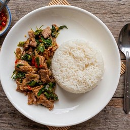 กระเพราเนื้อคั่วแห้ง