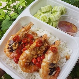 ข้าวกุ้งผัดพริกกระเทียม