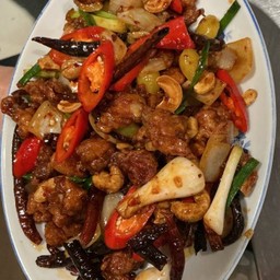 ไก่ผัดเม็ดมะม่วงฯ