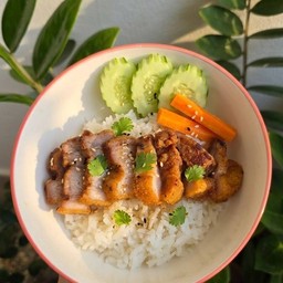 หมูทอดน้ำปลาราดข้าว