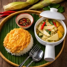 แกงหน่อไม้ vs ข้าวไข่เจียว