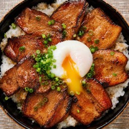 ข้าวหน้าหมูย่างฮอกไกโด - One Nimman สุเทพ