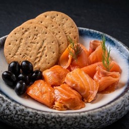 Smoked Salmon Duo แซลมอนรมควันสองไตล์